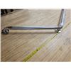 Image 2 : V shaped rail