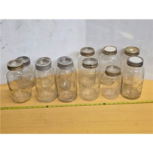 Lot of 2 quart sealer jars