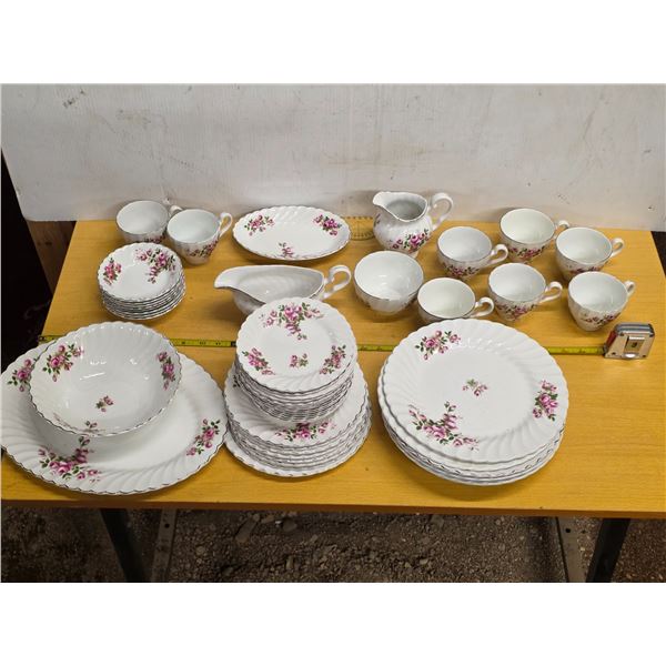 Complete 8 piece set of ironstone snowhite regenoy chinaware- by johnson bros- great condition