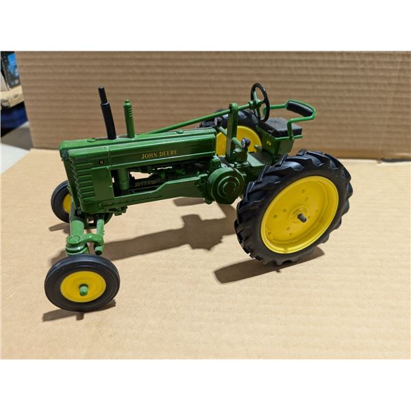 John Deere Die Cast Model Tractor 9"x6"x5"