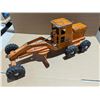 Image 1 : Vintage Lincoln Construction Toys No.5401 Road Grader