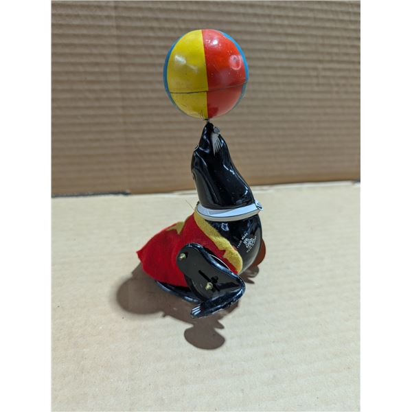 Vintage Circus Seal w/ Ball Wind Up Toy T.P.S. (Works)