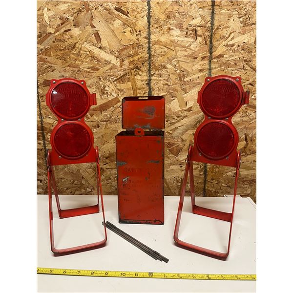 Vintage Reflector Flare. (SAF-T-RAY NO. RF 22 Dominion Auto Accessories Toronto Canada)