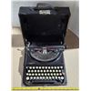 Image 1 : Type writer with case