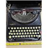 Image 2 : Type writer with case