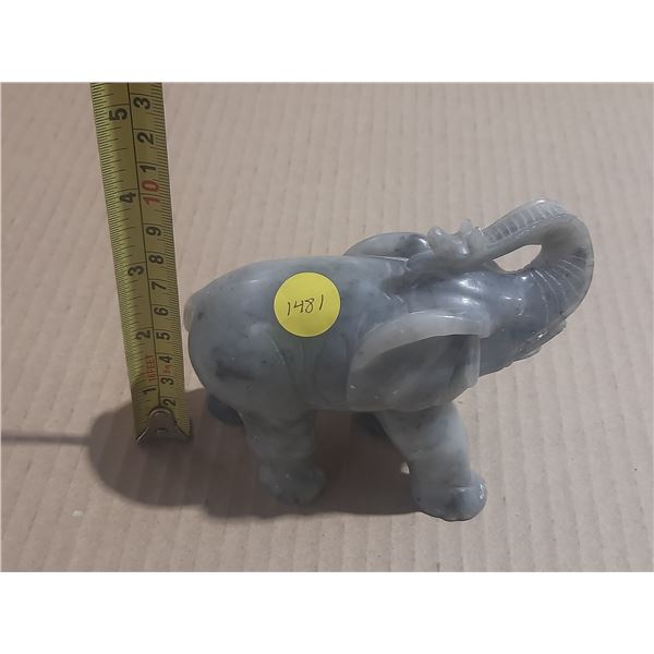 1481-Heavy stone? Elephant