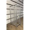 Image 2 : 6: Plexi glass unit on wheels for shelves