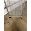 Image 5 : 6: Plexi glass unit on wheels for shelves