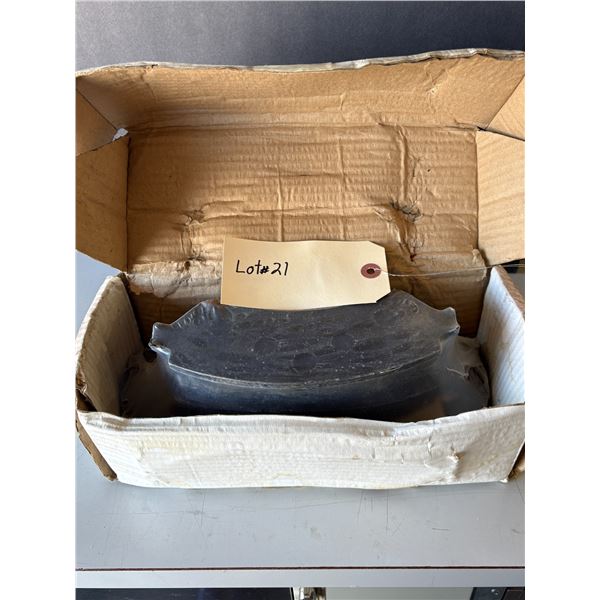 21: Set of brake pads (see pics)