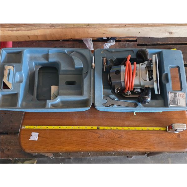 Black and decker router with case- untested