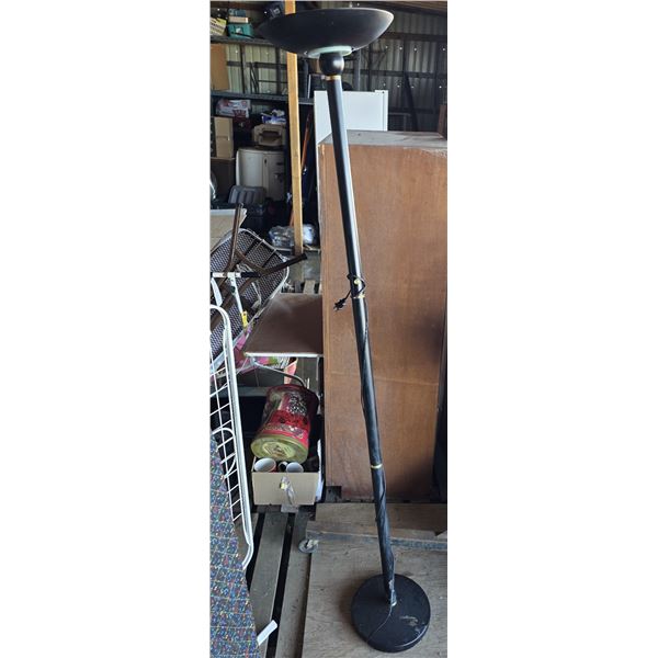 Pole lamp- 6ft H- untested