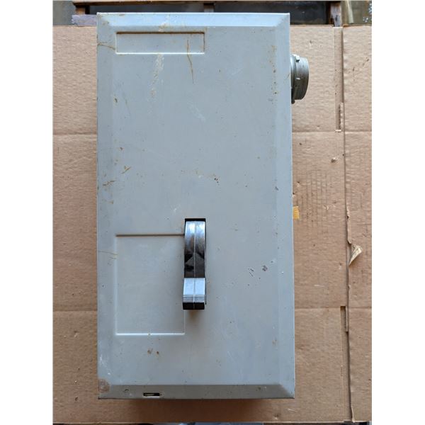 Electrical Box w/ Switch (Not tested)