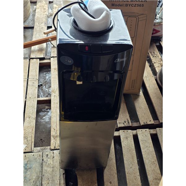 Water dispenser - untested- some damage