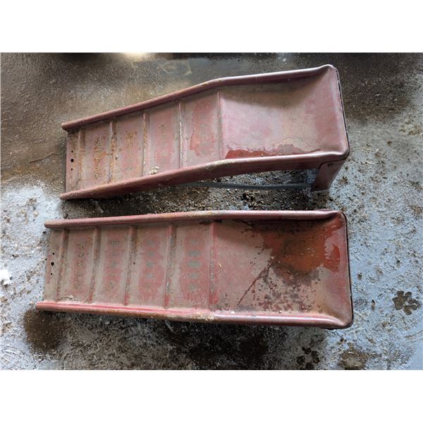 Pair of Steel/Metal Ramps 35"x11"