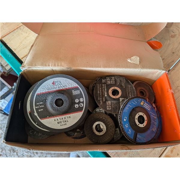 Box full of misc./Variety Grind Discs As Shown