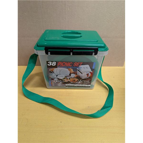 Picnic Box Complete Dish Set w/ Water Bottle