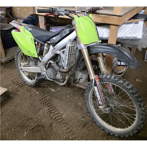 2004 Honda CRF250R4 dirt bike- VIN: JH2ME102X4K050514