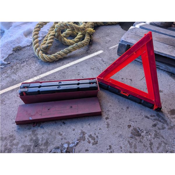 Vintage (3) Piece Warning Triangle Flare Kit W/ Original case
