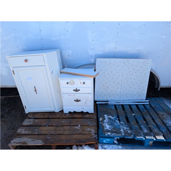 (2) Vintage Worn Down End Table Stands/Corner Stand w/ Small Table