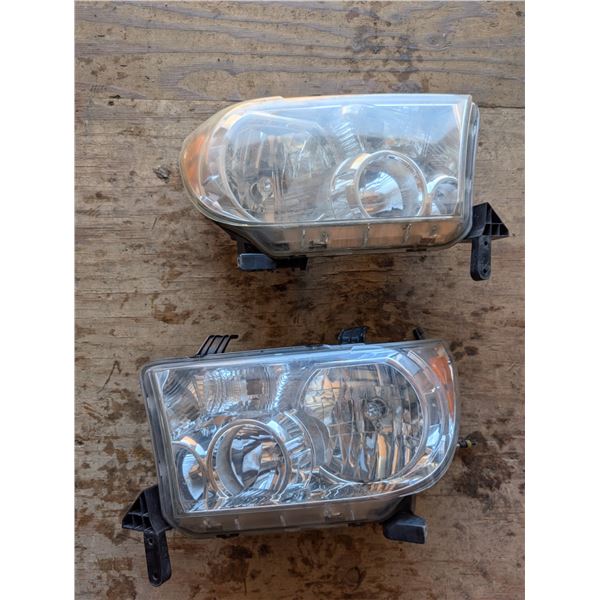 (2) Headlights for Honda
