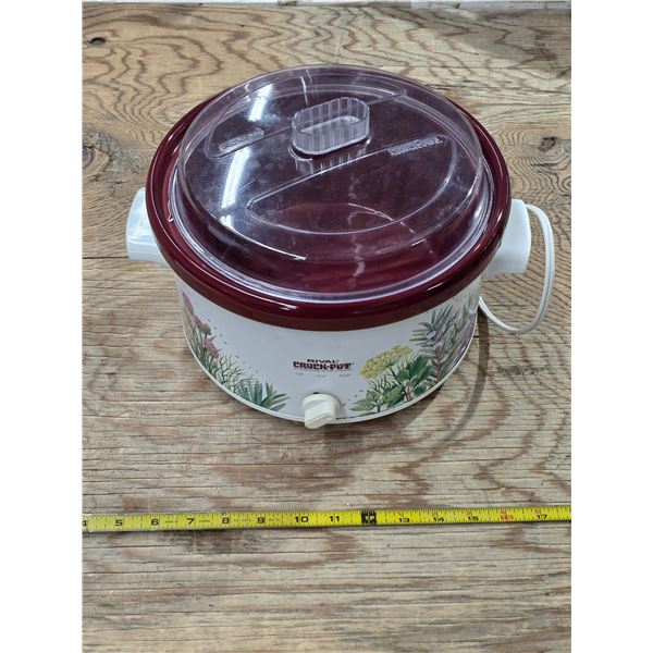 Rival crock pot- untested