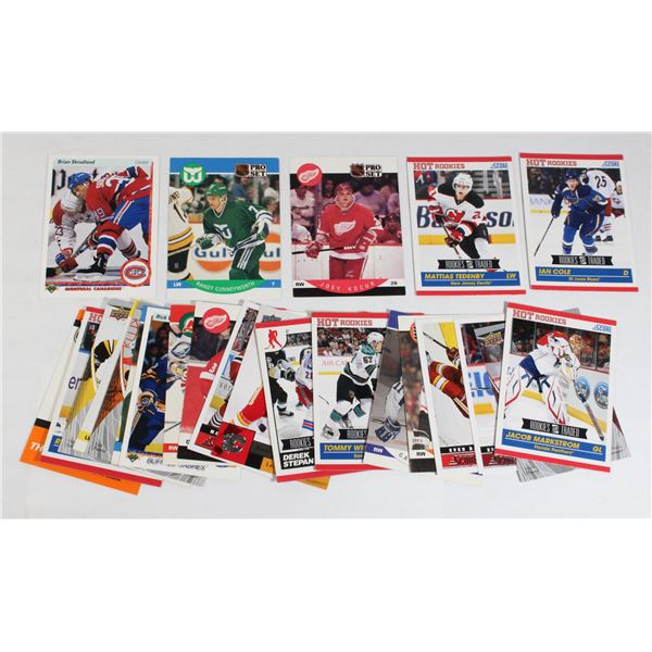 PACK OF 20+ ASSORTED HOCKEY CARDS