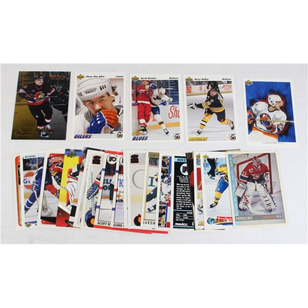 PACK OF 20+ ASSORTED HOCKEY CARDS
