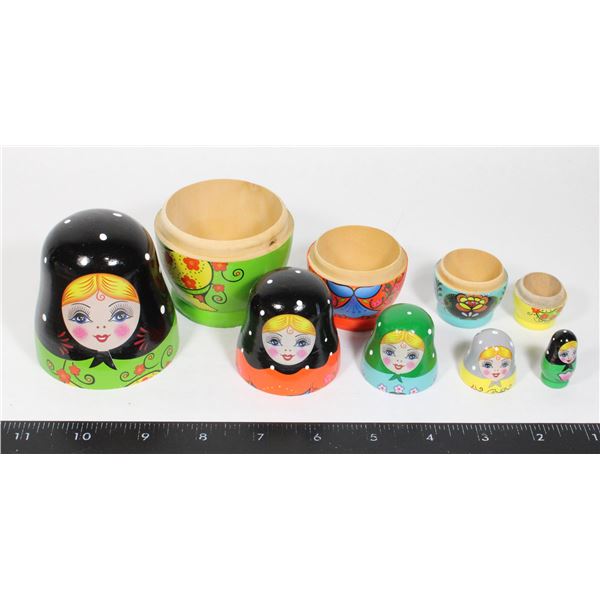 NEW 5PC NESTING DOLL SET