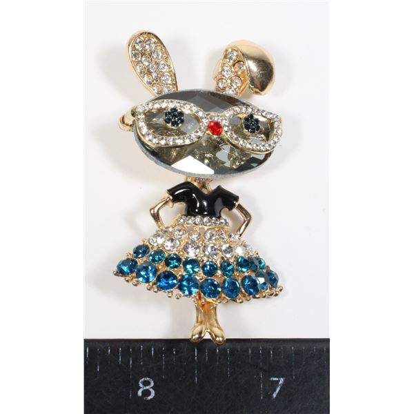 NEW BLUE 1950'S DESIGN RHINESTONE BUNNY BROOCH