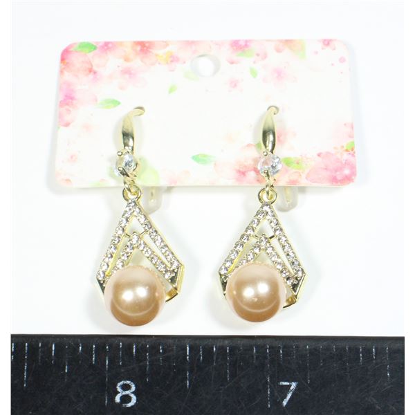 NEW GOLD TONE RHINESTONE AND FAUX PEARL DROP