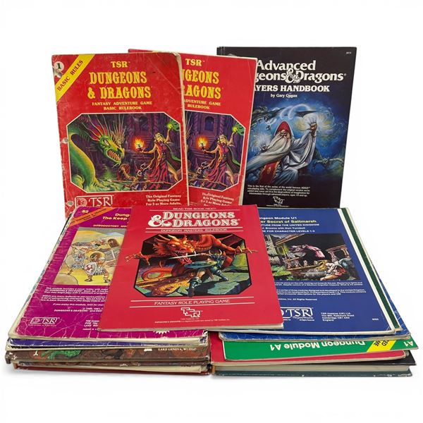 Collection of 1980s Dungeons & Dragons Magazines & Book