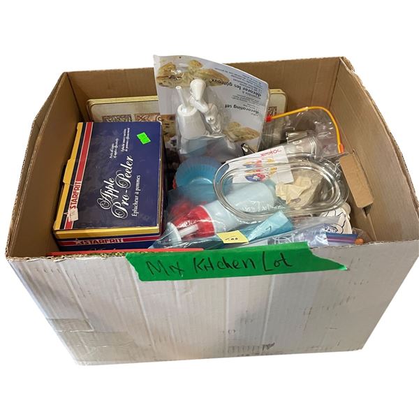 Box Lot of Mixed Kitchen Items (FE Belgium Enameled Pot, Finel Metal Bowls)