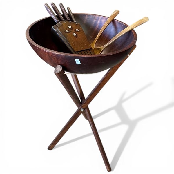 Floor Standing Wood Salad Bowl with Salad Servers and Kitchen Knives