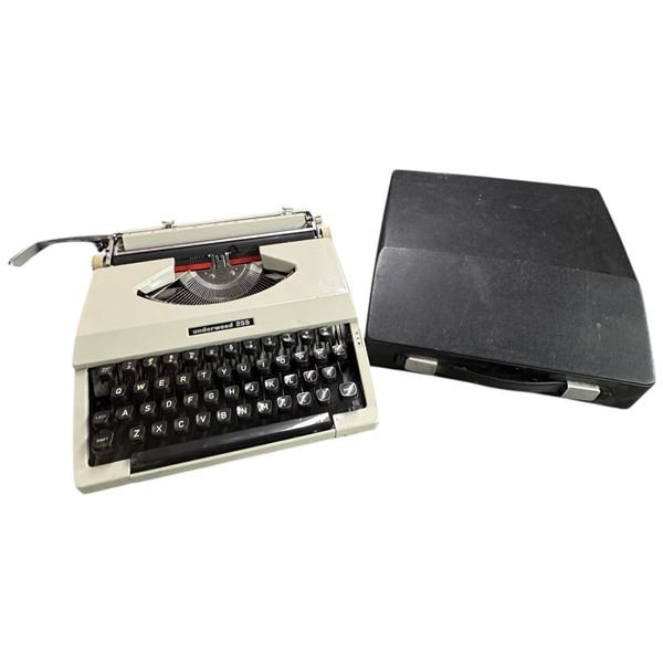 Underwood 255 Typewriter