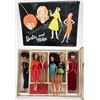 Image 1 : 2-pcs 1960s Straight Leg Bubble Cut Barbies, 4-pcs Extra Dolls & Midge Doll Case