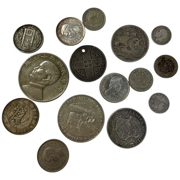 Bag of Assorted World Coins (Total weight: 124 grams)