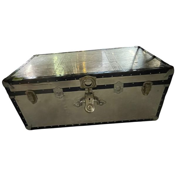 Metal Travel Trunk 33x17.5x15"