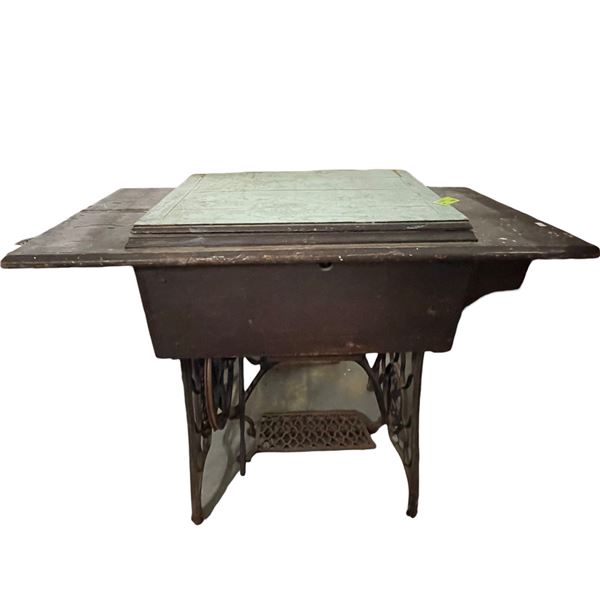 Vintage Singer Sewing Table
