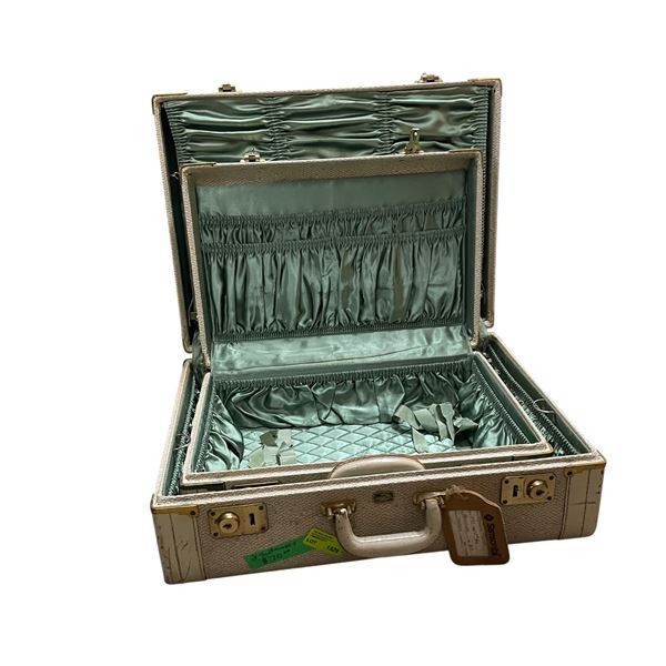 Matching Pair of Vintage Samsonite Travel Suitcases