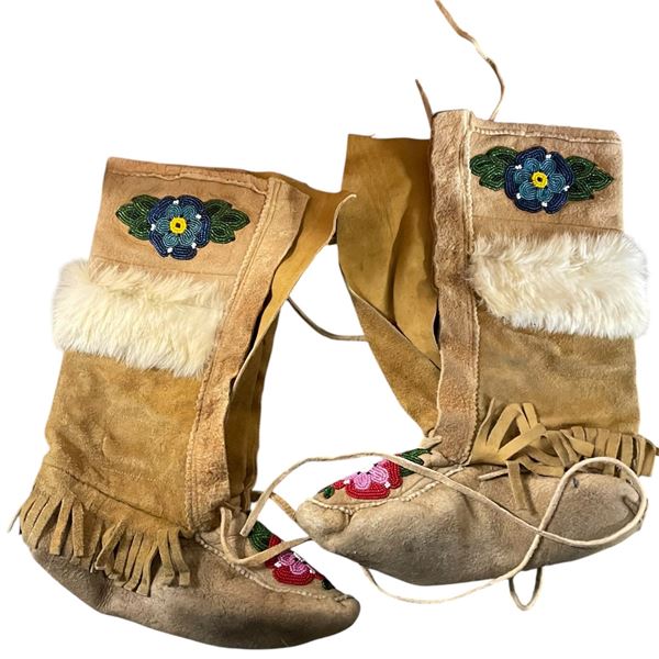 Vintage Leather Indigenous First Nations Beaded Leather Moccasins