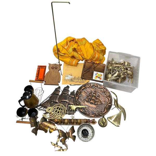 Collection of Mid Century Modern and Brass Decorative Items