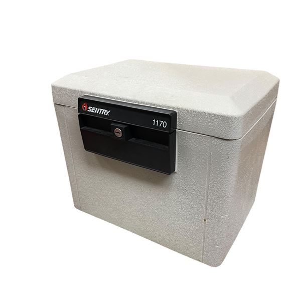 Sentry 1170 Safe with Keys