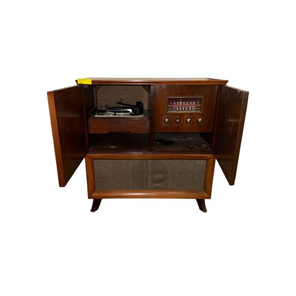 Mid-Century Modern Wooden Radio Record Player Console - RCA Victor