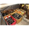 Image 4 : Large Group of Assorted Vintage Loose Vacuum Tubes