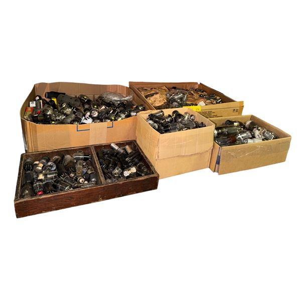Large Group of Assorted Loose Vacuum Tubes
