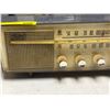 Image 2 : Beaver Model 25-FM Vintage AM/FM Tabletop Radio