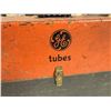 Image 3 : Vintage General Electric Technicians Caddy with assorted vintage vacuum tubes
