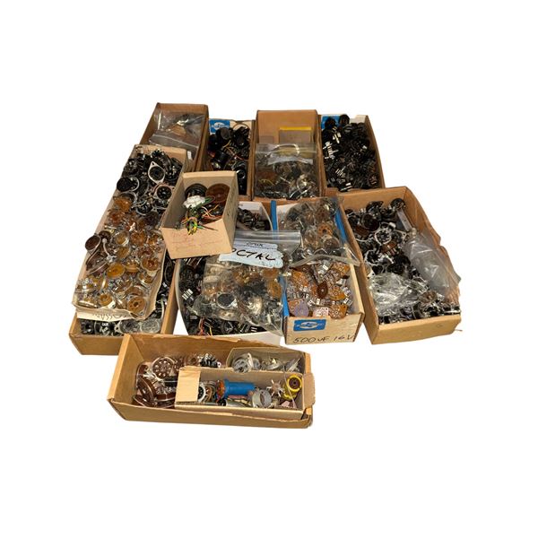 Large group of assorted vintage loose vacuum tubes