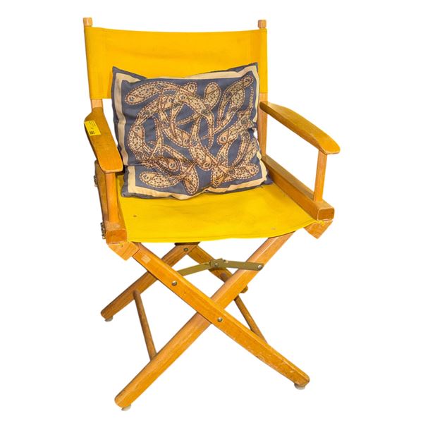 Vintage Folding Director's Chair with Accent Pillow