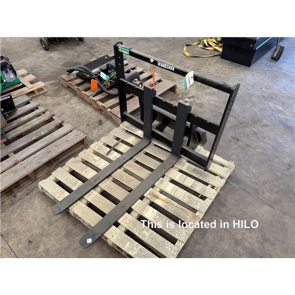 (10714833) 2022 Toro Model 22586 Dingo Pallet Forks - Unused
